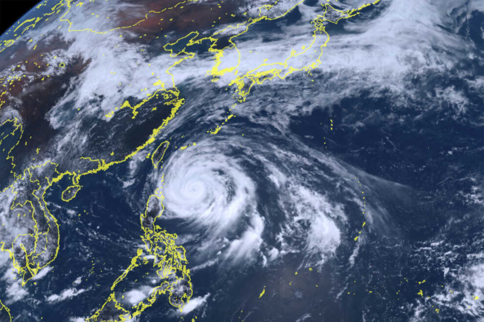 Taipei and the Philippines are hit by Typhoon Mawar as it approaches Japan